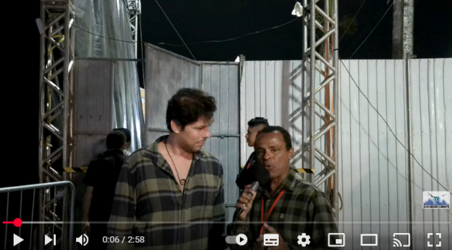 Valdir Marino conversa com o m&uacute;sico instrumentista e cantor, Gui Schwab