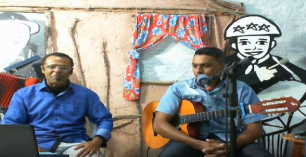 CAF&Eacute; PROSA E POESIA RECEBE NEY GON&Ccedil;ALVES